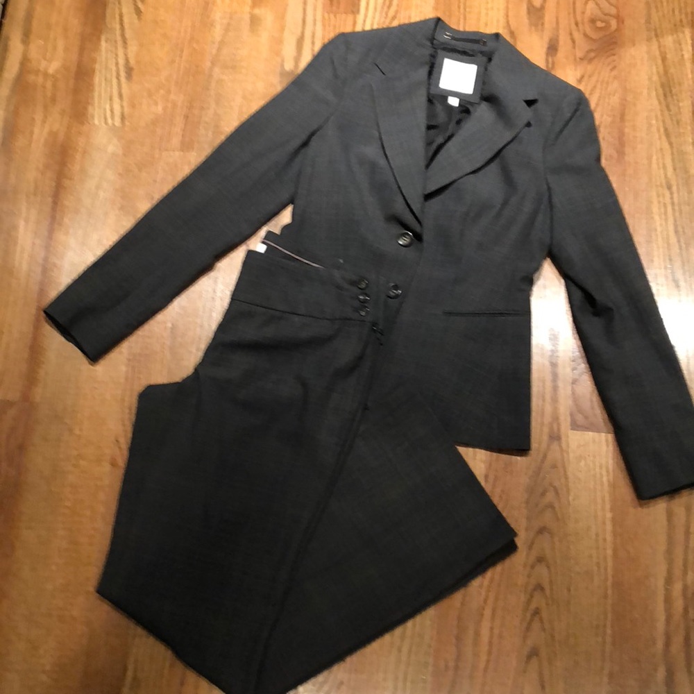 The Limited Travel Suit